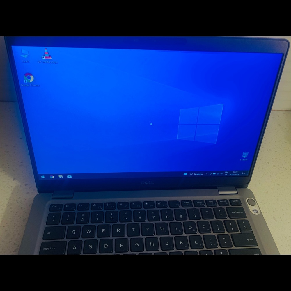 Laptop Dell latitude 5310 like New,with digital print